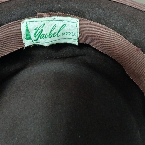 Vintage 1940s/WW2 era brown felt boater hat - Picture 4 of 4